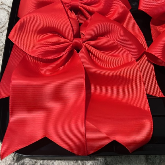 Set of 10 Red Bows - Picture 2 of 5